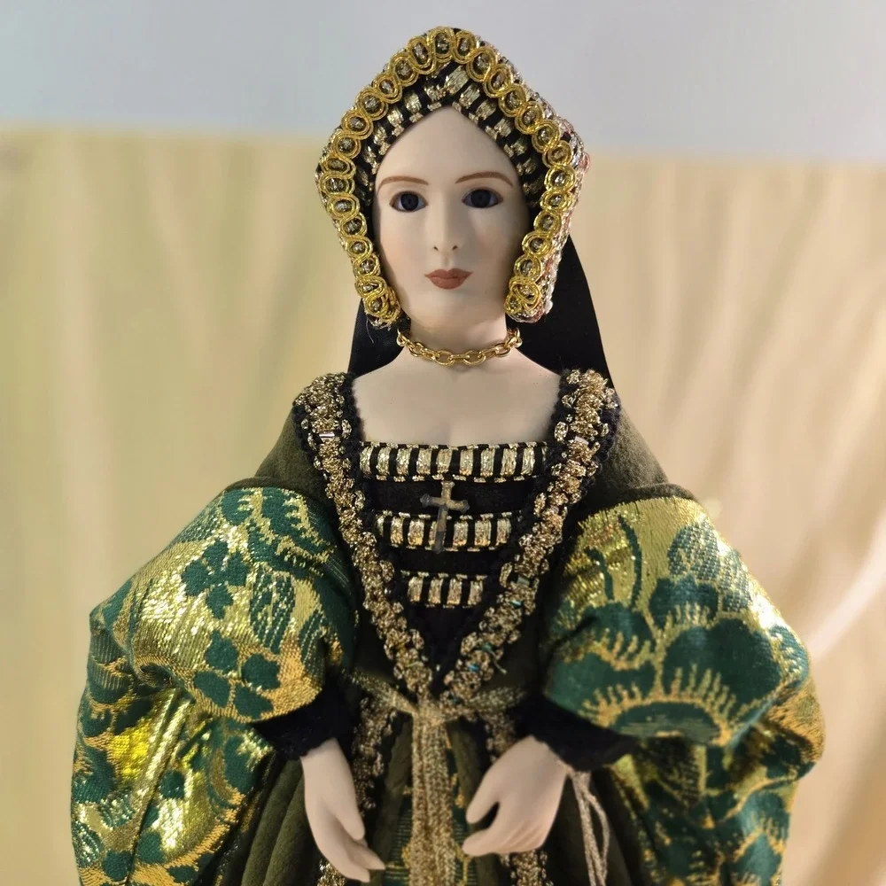 Catherine of Aragon Brenda Price Royal Heritage Doll w/ Box 2000 #466